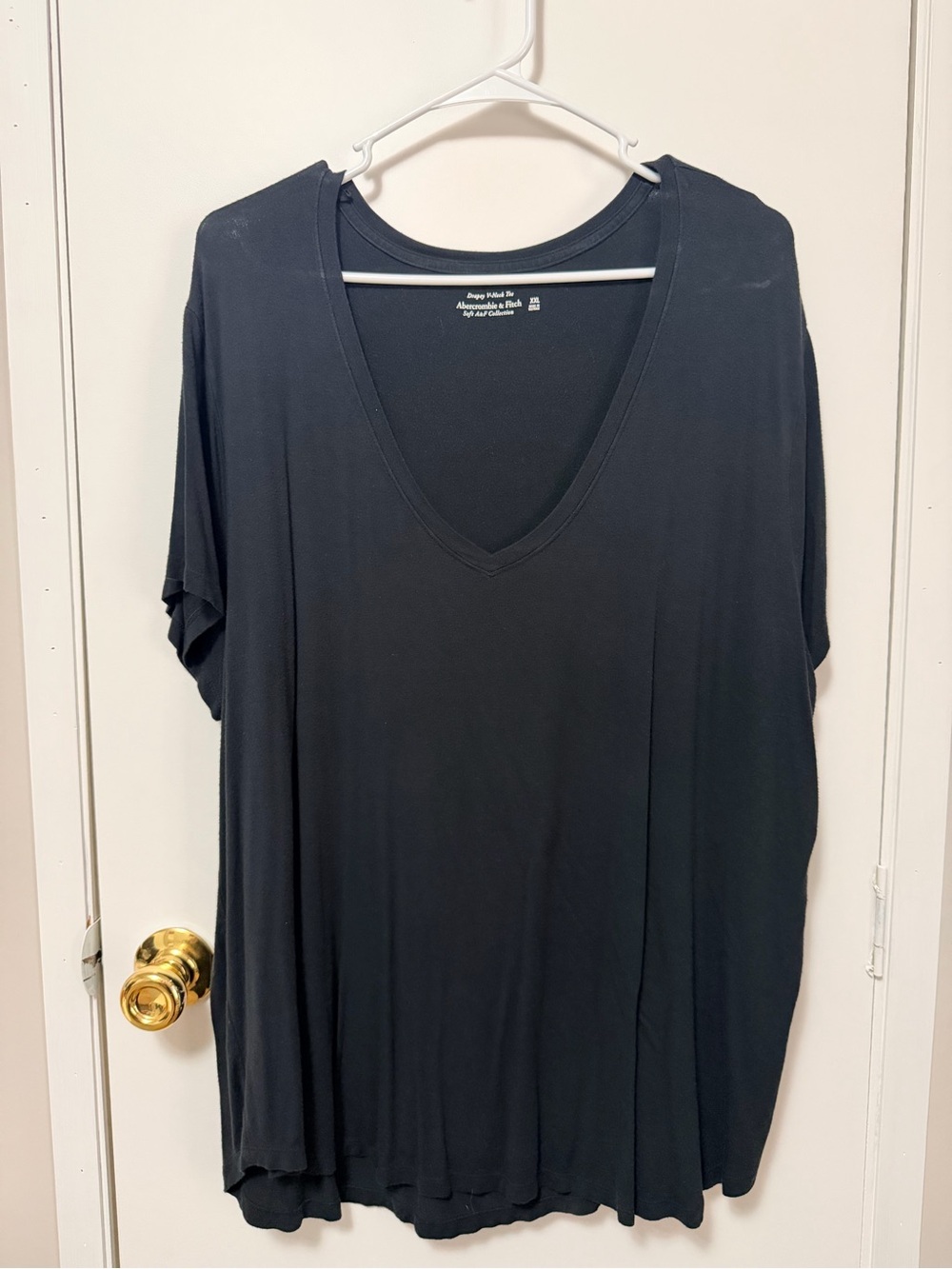 Abercrombie & Fitch Black V-Neck Short Sleeve Tee